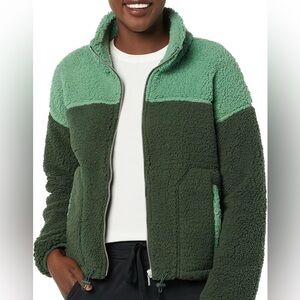 NWT Amazon Essentials Women's Two-Tone Green Zip-Up Sweater‼️